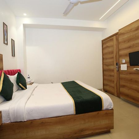 Hotel Rv Regency Amritsar Exteriör bild