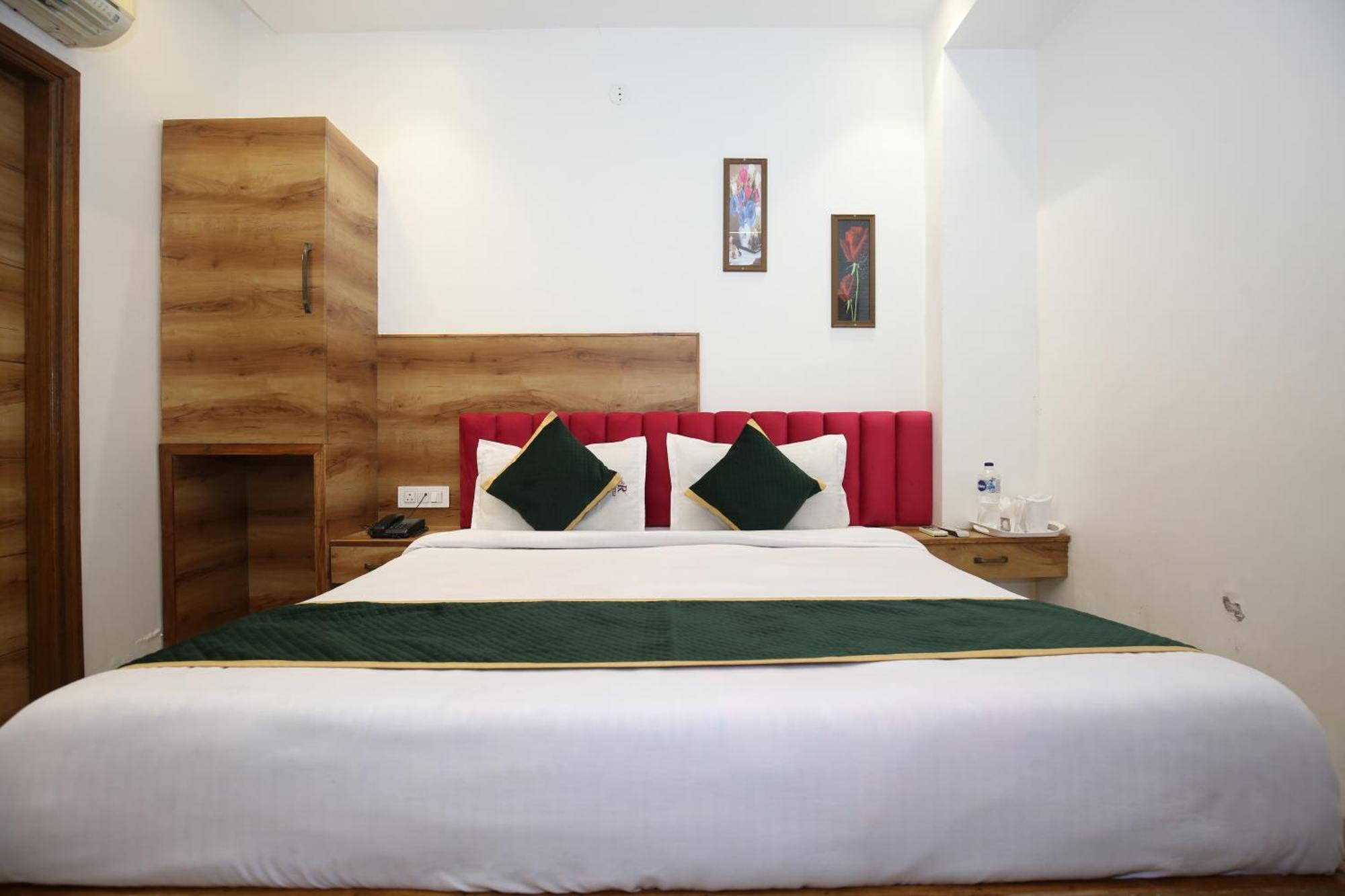 Hotel Rv Regency Amritsar Exteriör bild