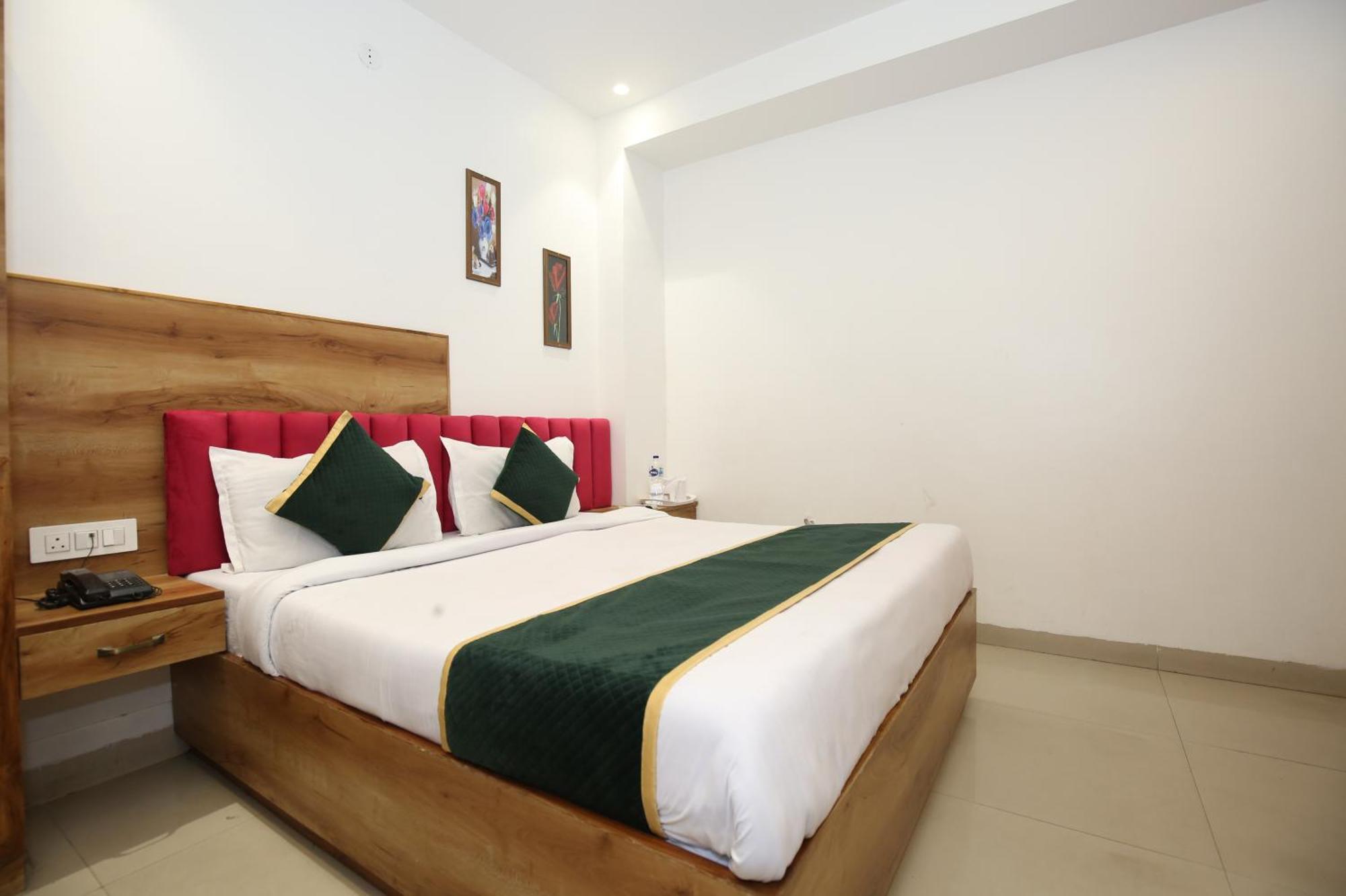 Hotel Rv Regency Amritsar Exteriör bild