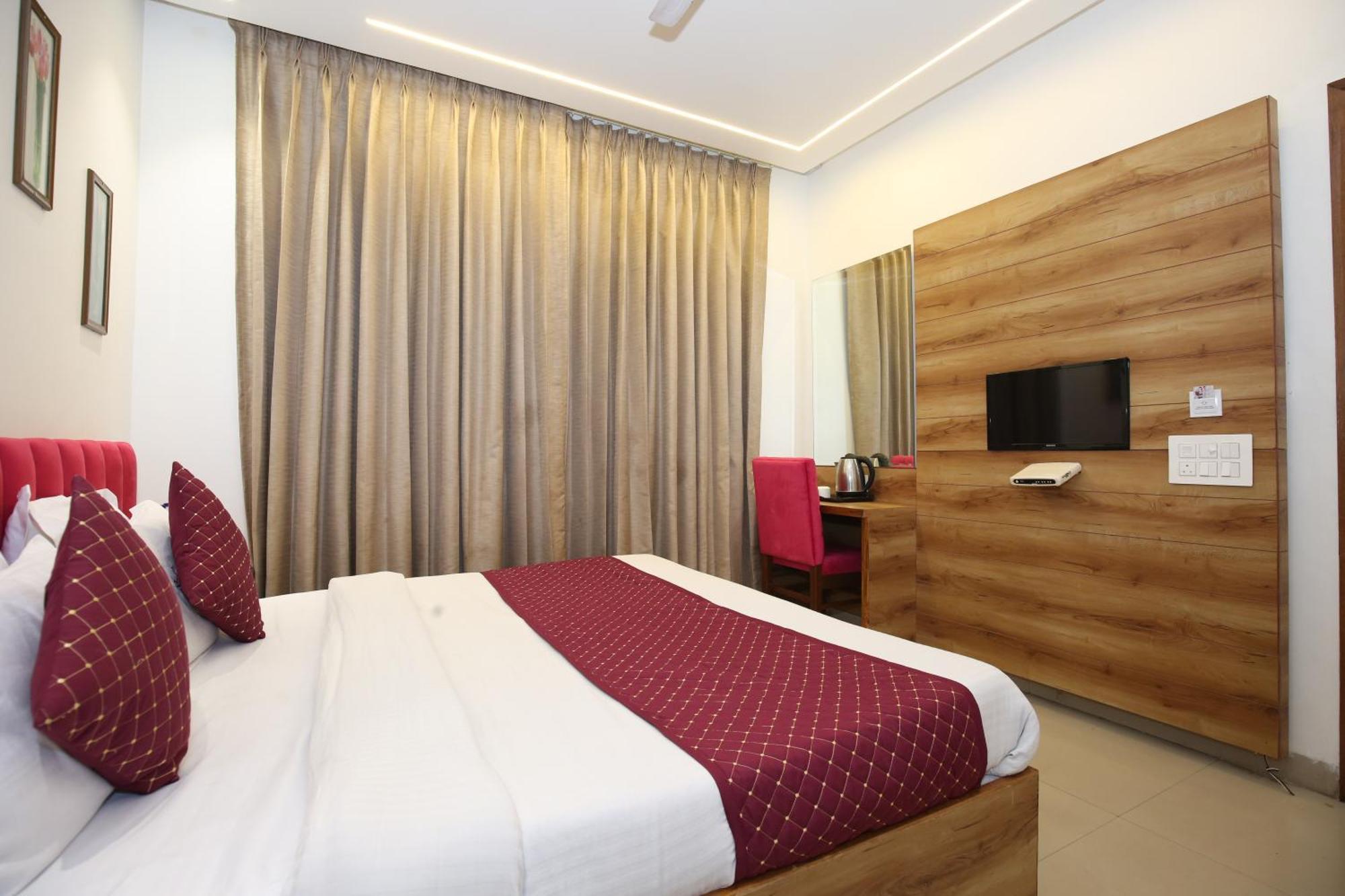 Hotel Rv Regency Amritsar Exteriör bild