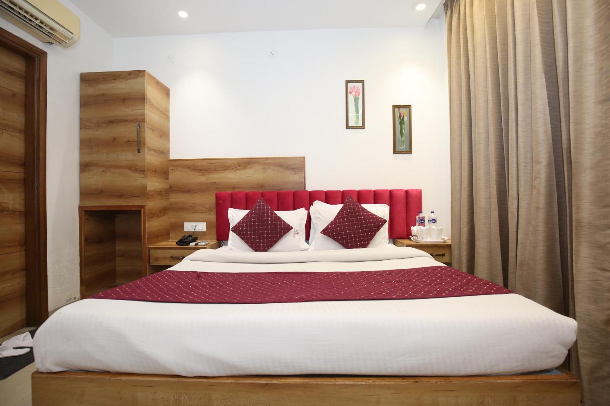 Hotel Rv Regency Amritsar Exteriör bild