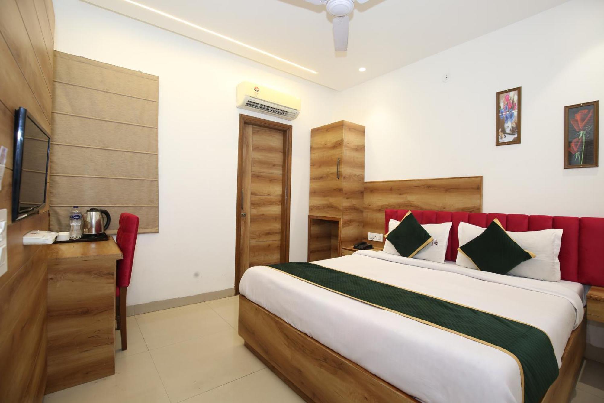 Hotel Rv Regency Amritsar Exteriör bild
