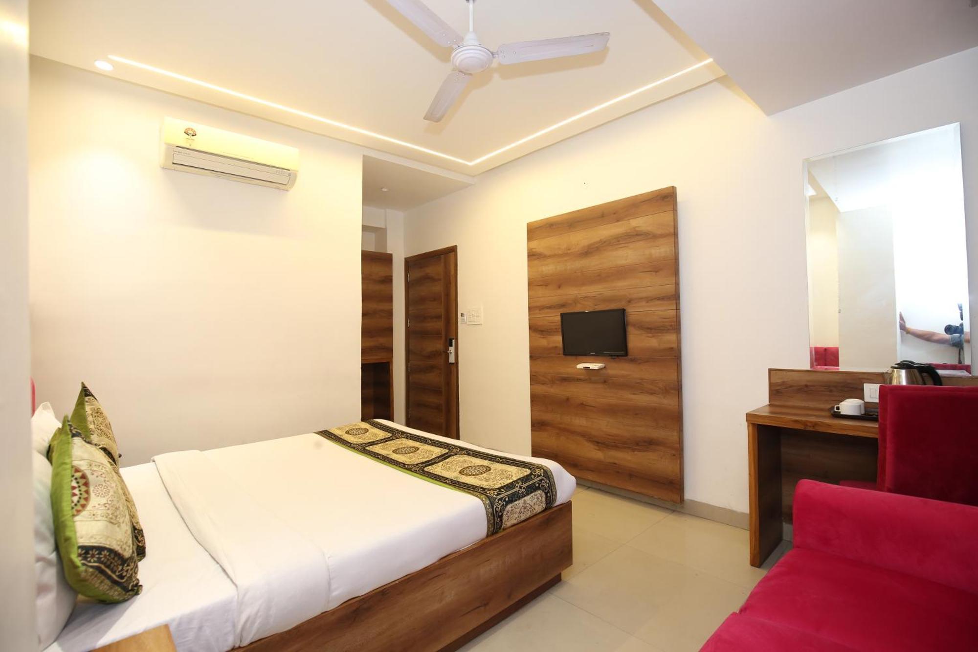 Hotel Rv Regency Amritsar Exteriör bild