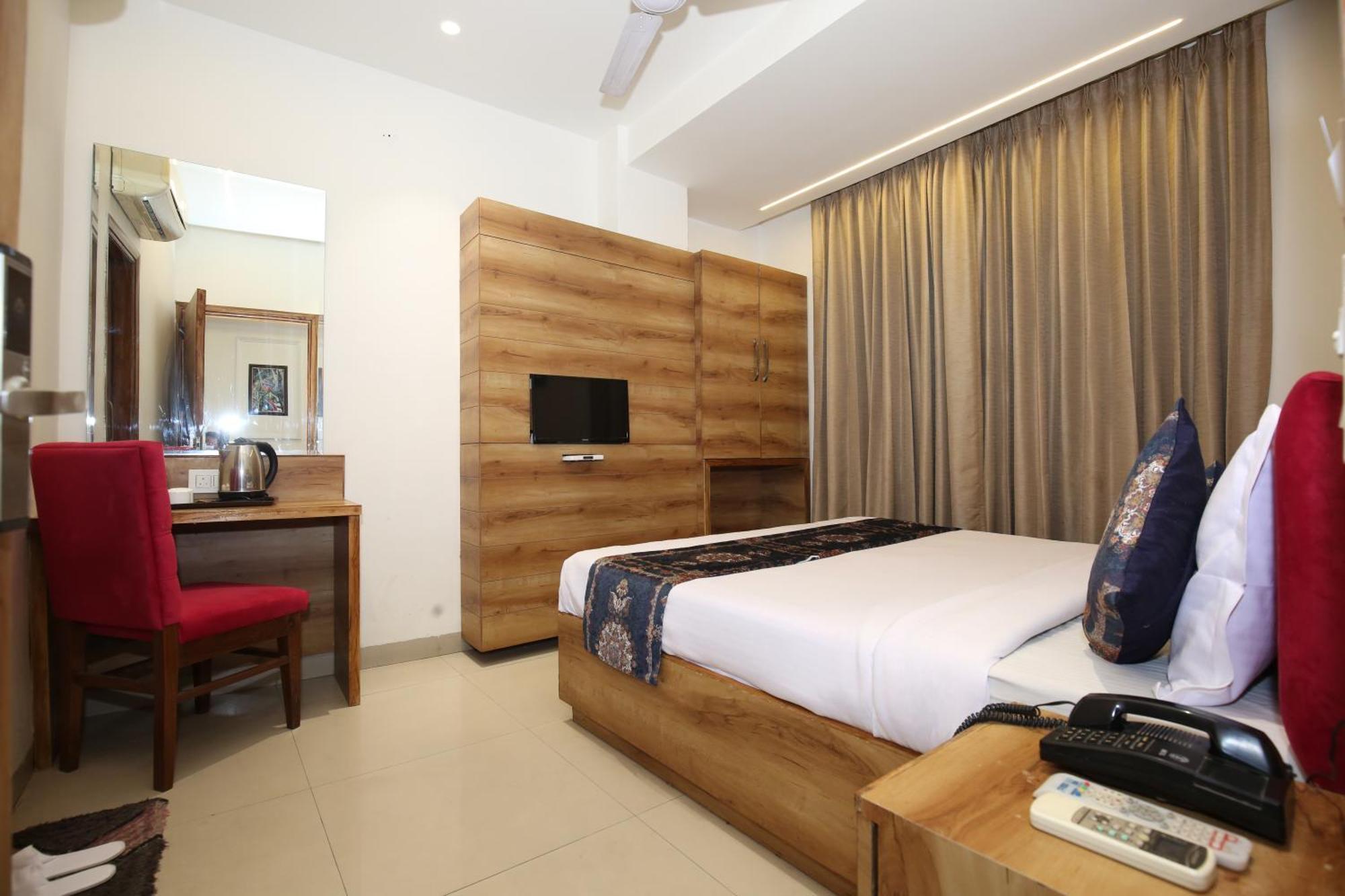 Hotel Rv Regency Amritsar Exteriör bild