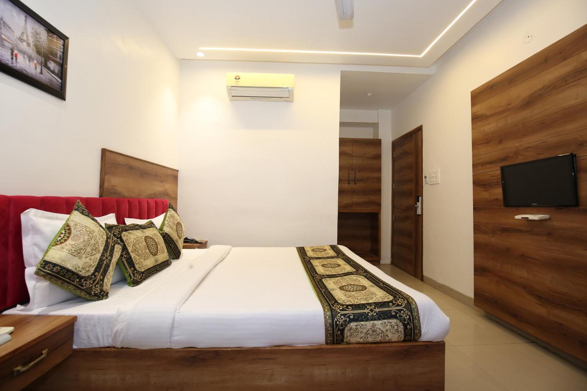 Hotel Rv Regency Amritsar Exteriör bild