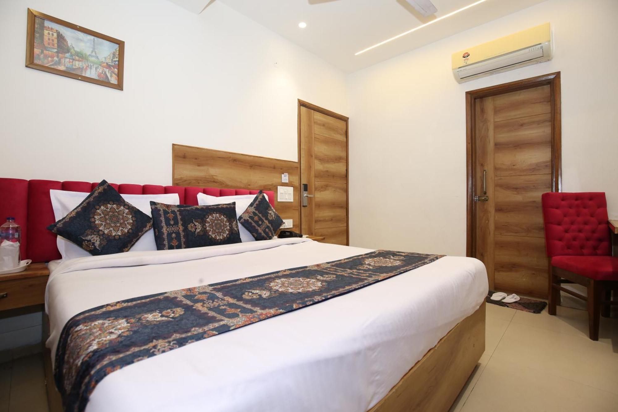 Hotel Rv Regency Amritsar Exteriör bild