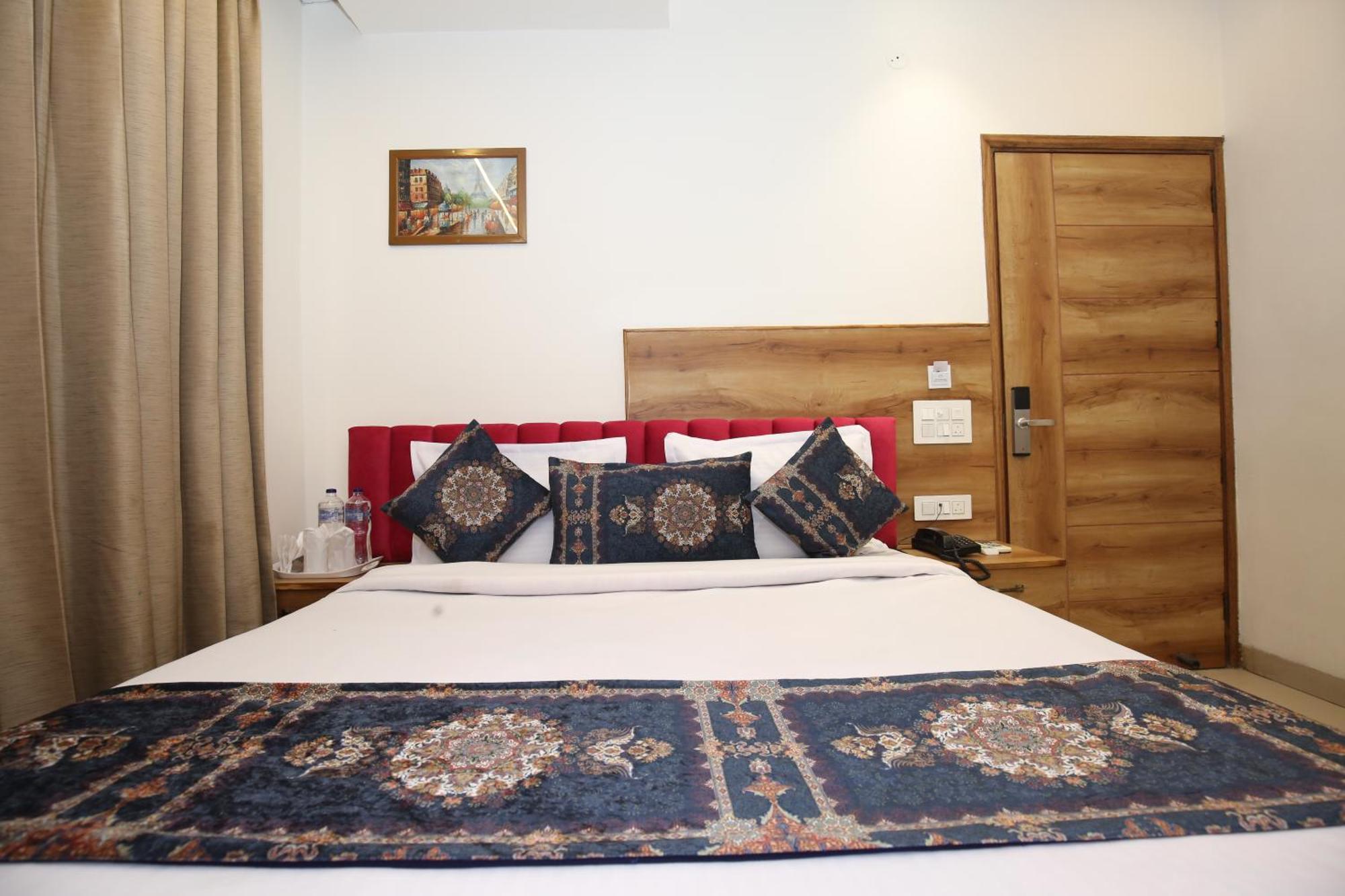Hotel Rv Regency Amritsar Exteriör bild