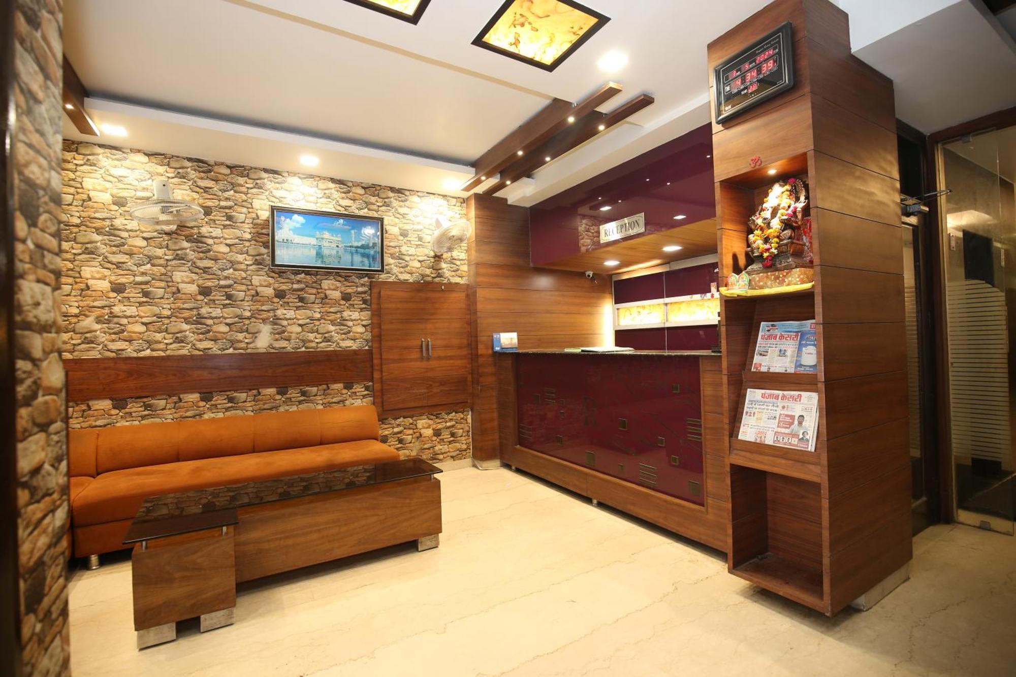 Hotel Rv Regency Amritsar Exteriör bild