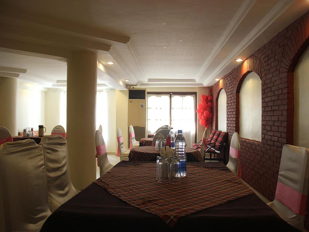 Hotel Rv Regency Amritsar Exteriör bild
