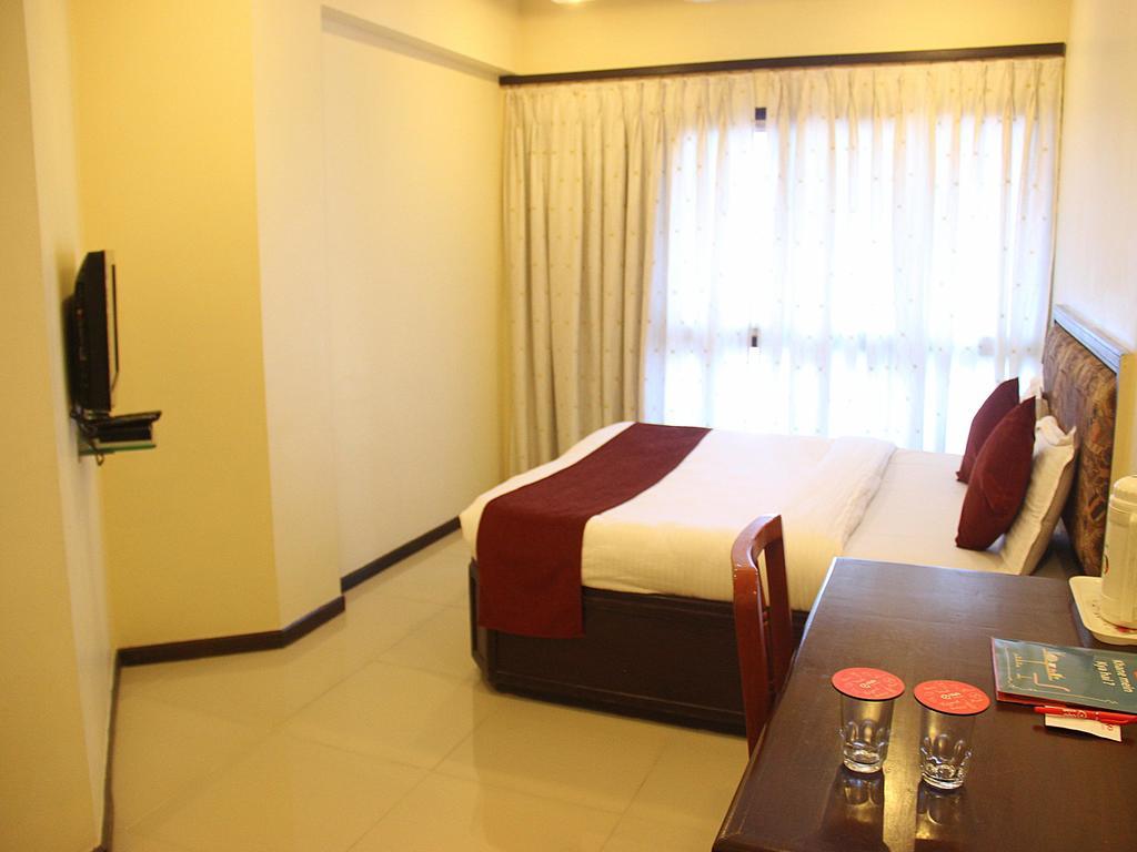 Hotel Rv Regency Amritsar Exteriör bild